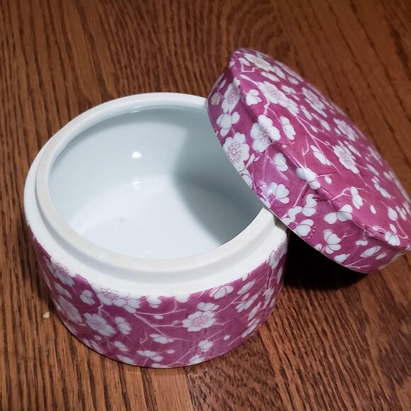 I.W. RICE 2 Piece FUCHSIA Fine Porcelain Trinket Box Cherry Blossom - Picture 2 of 4